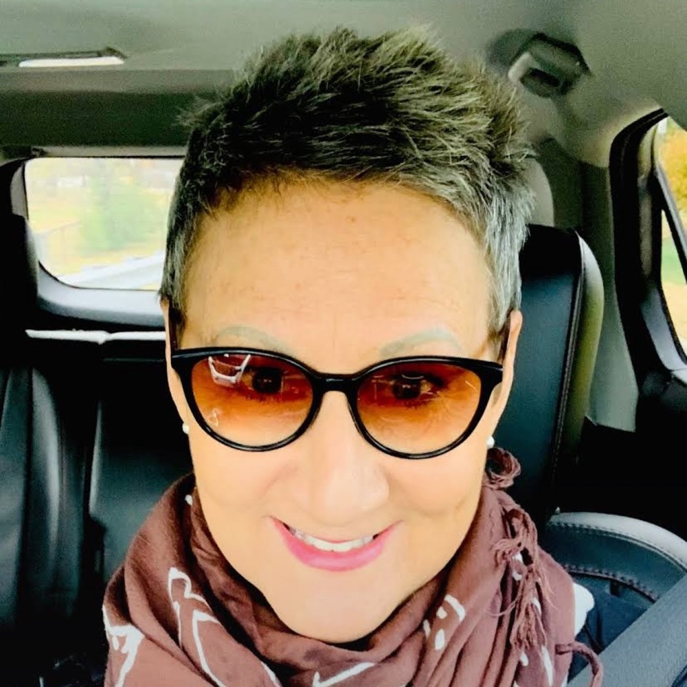 Meet your Posher, Leigh